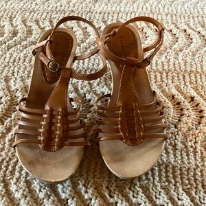 Gianni Bini kitten heel wood stewpot sandal women’s 8